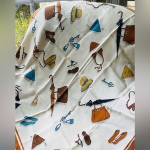 Tory Burch square scarf, 90X90,100% silk, new with tag